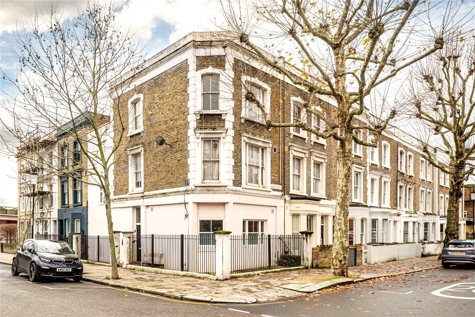 Flat Raddington Road in Greater London