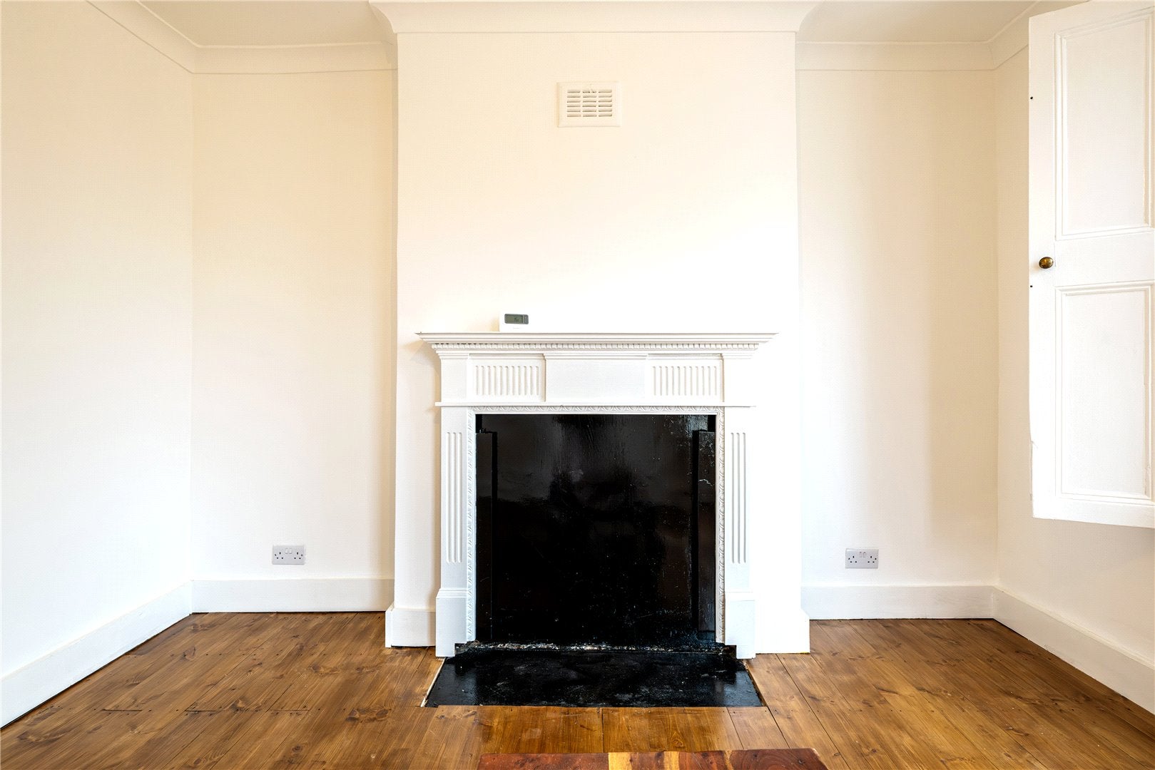 Flat Raddington Road in Greater London