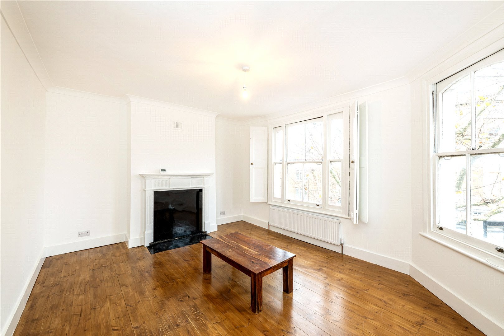 Flat Raddington Road in Greater London