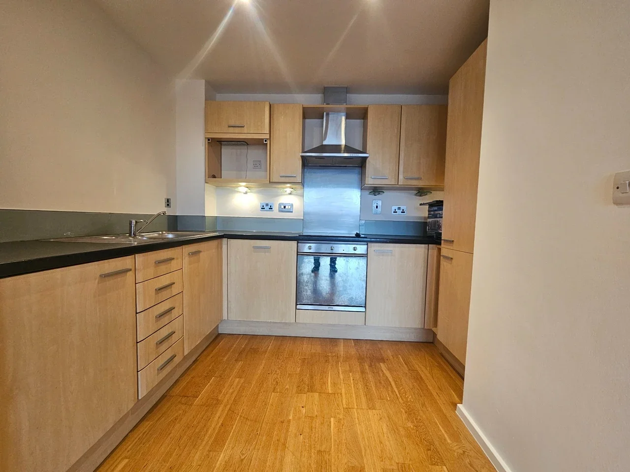 Flat Devonport Street in Greater London