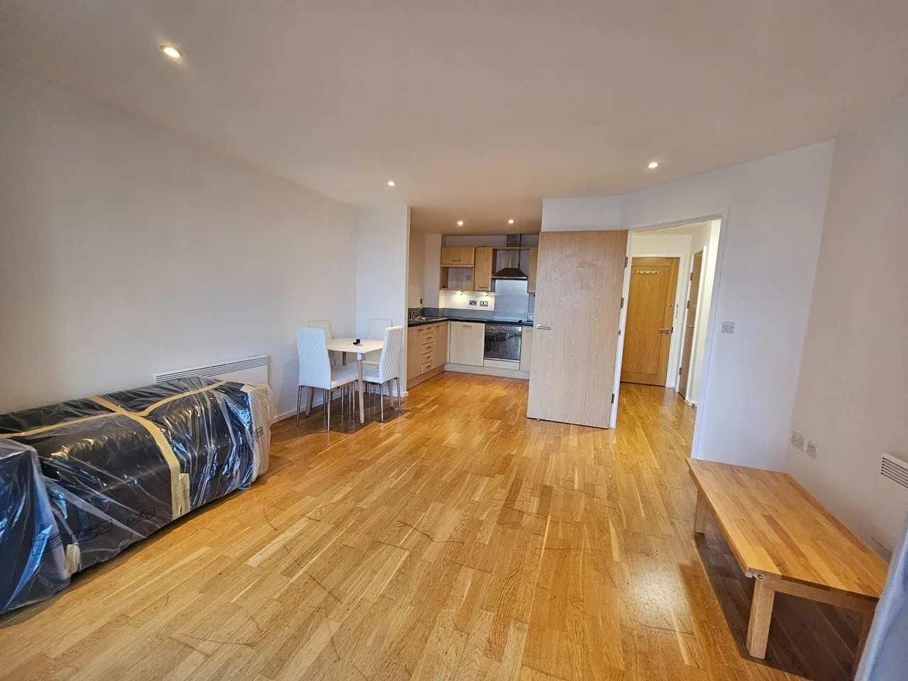 Flat Devonport Street in Greater London