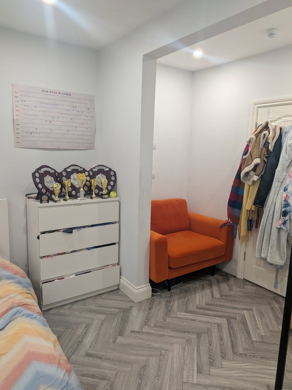 Room Blyth Road in Greater London