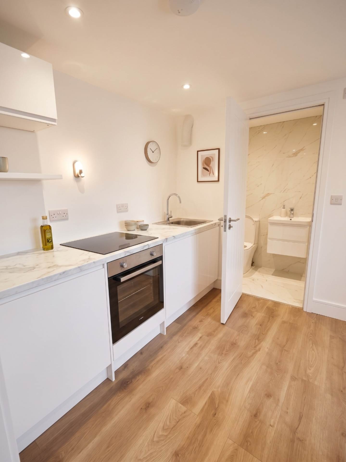 Flat Acton Lane in Greater London