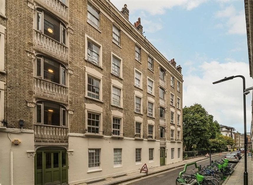 Flat Paul Street in Greater London