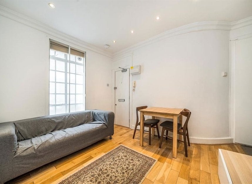 Flat Paul Street in Greater London