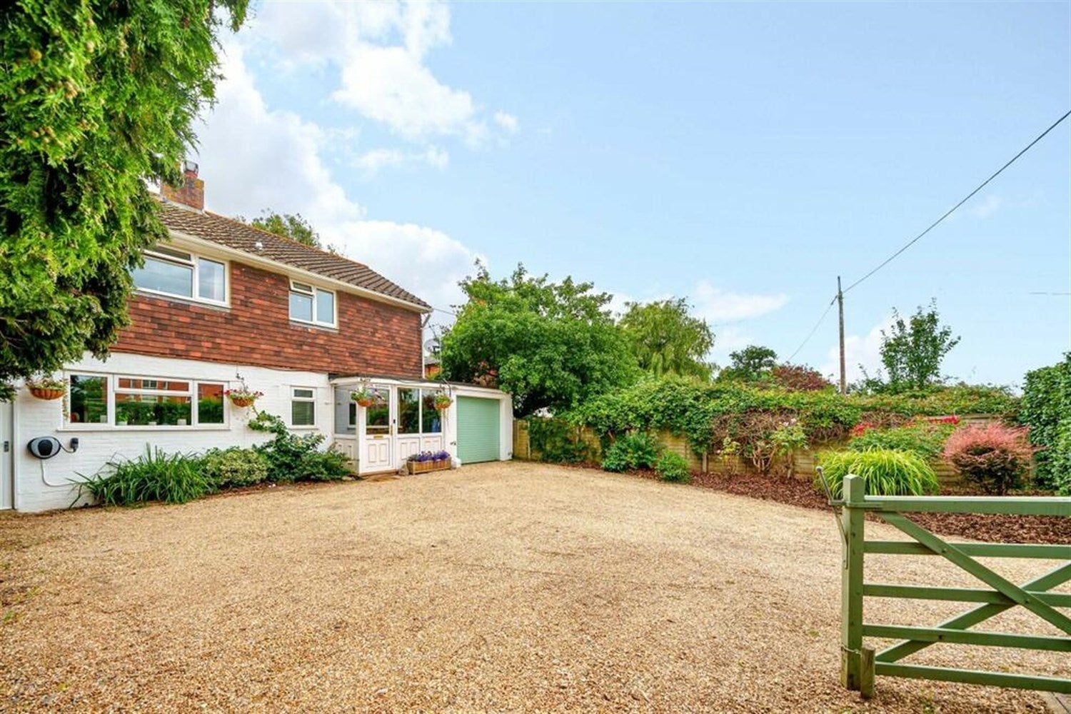 House Pigbush Lane in Chichester