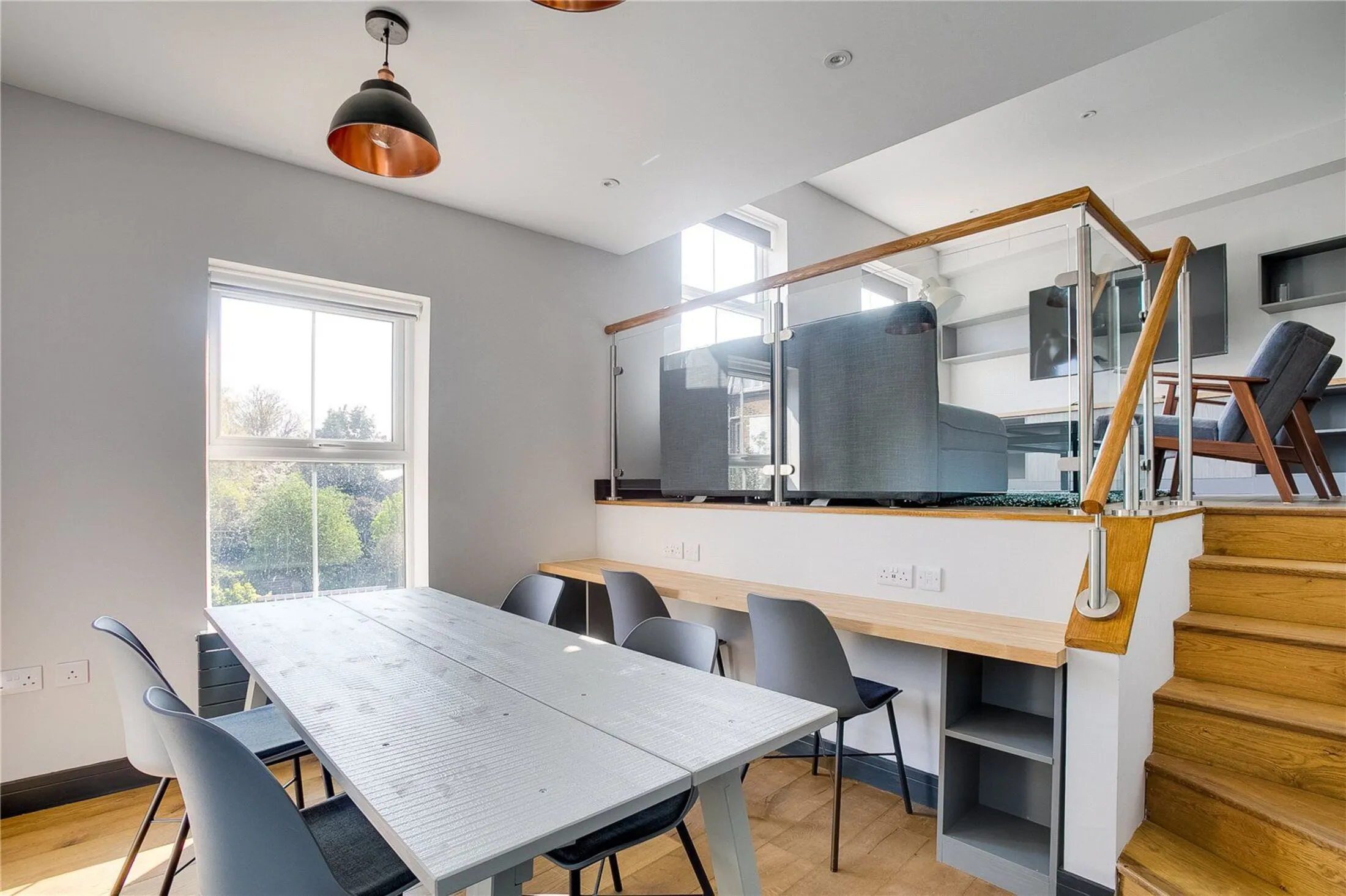 Room Stormont Road in Greater London