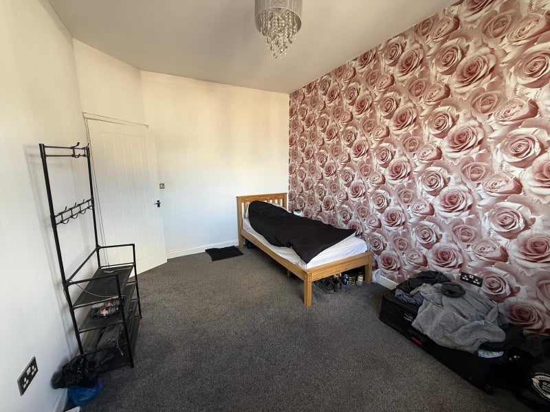 Room Castle Lane in Metropolitan Borough of Solihull