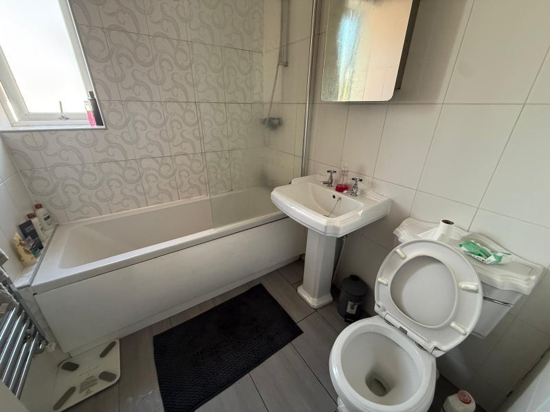 Room Castle Lane in Metropolitan Borough of Solihull