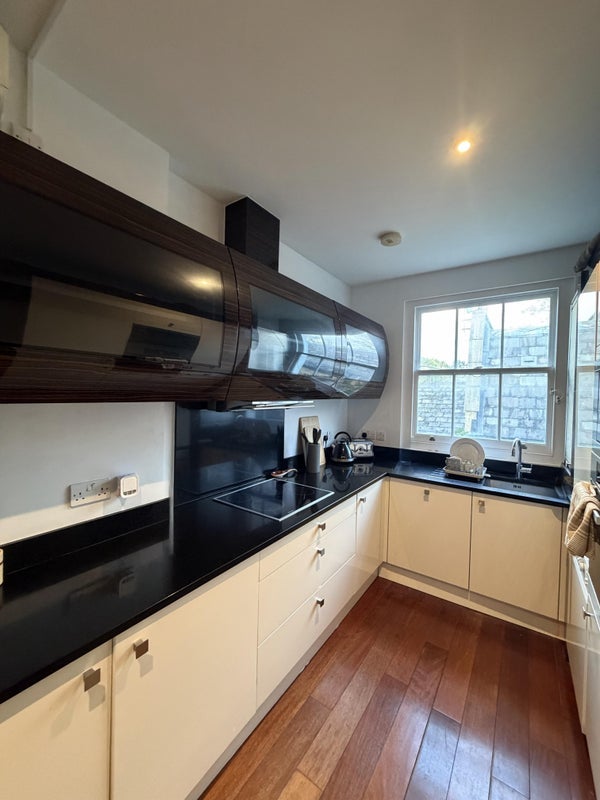 Room Holland Road in Greater London