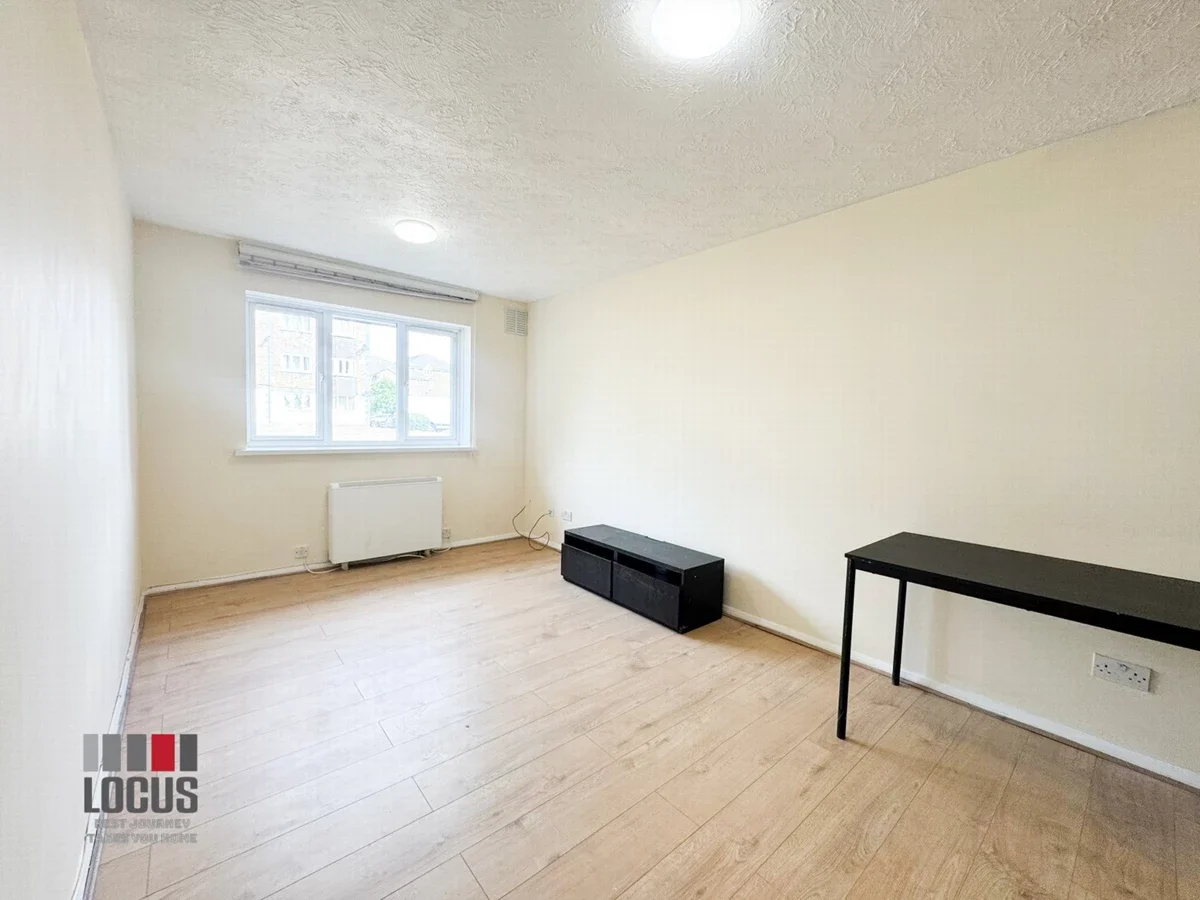 Flat Tennyson Close in Greater London