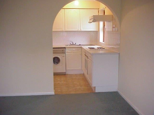 Flat Foxglove Way in Greater London
