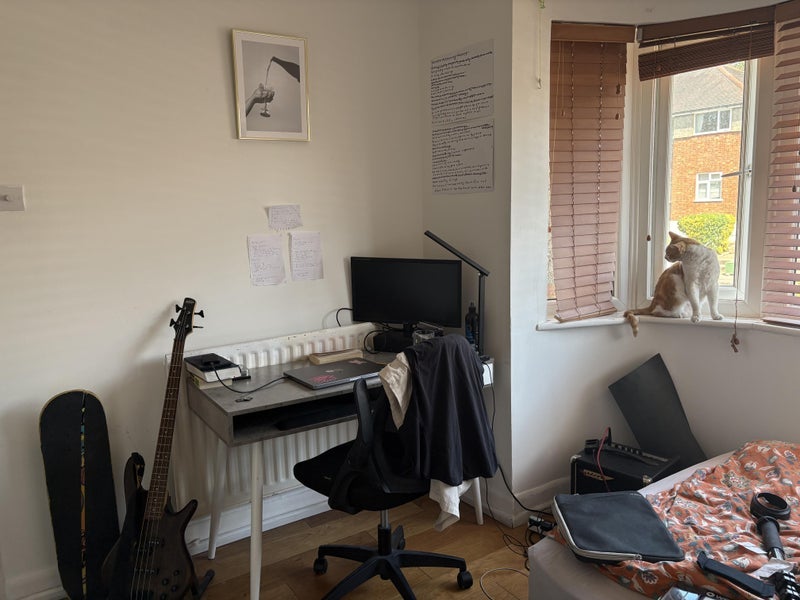 Room Meadowview Road in Greater London