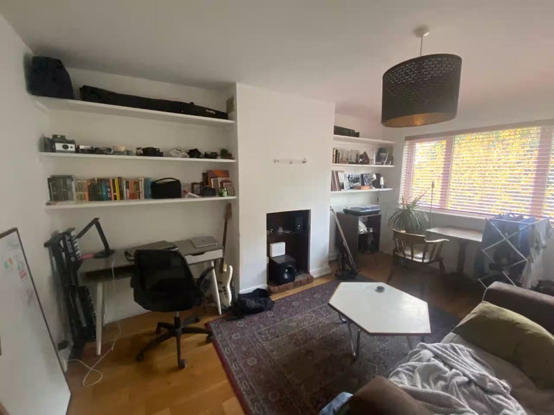 Room Meadowview Road in Greater London