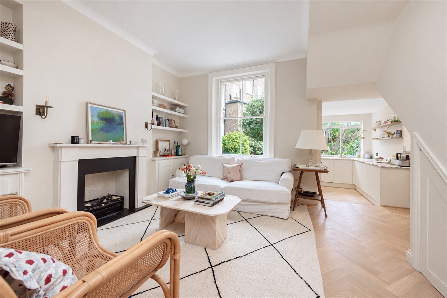 Flat Cornwall Crescent in Greater London