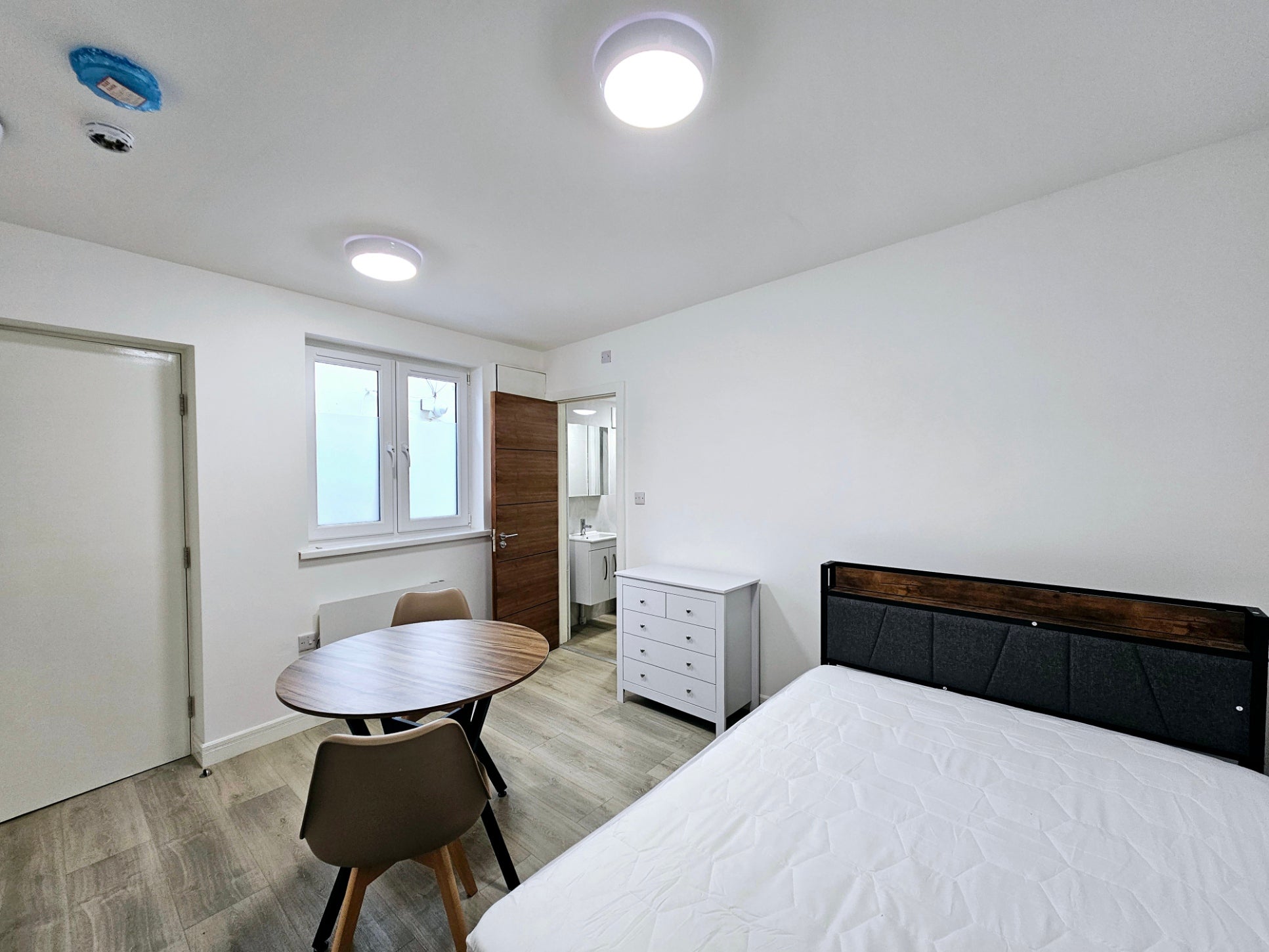 Room Hythe Street in Dartford