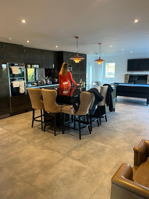 Room Sandhill Lane in Mid Sussex