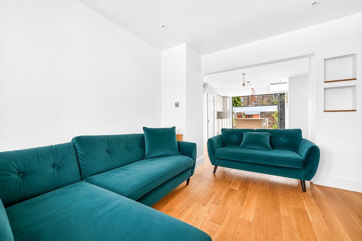 House Downsfield Road in Greater London