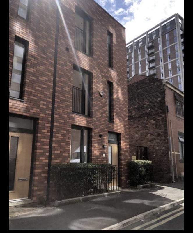 Room Barrow Street in Salford