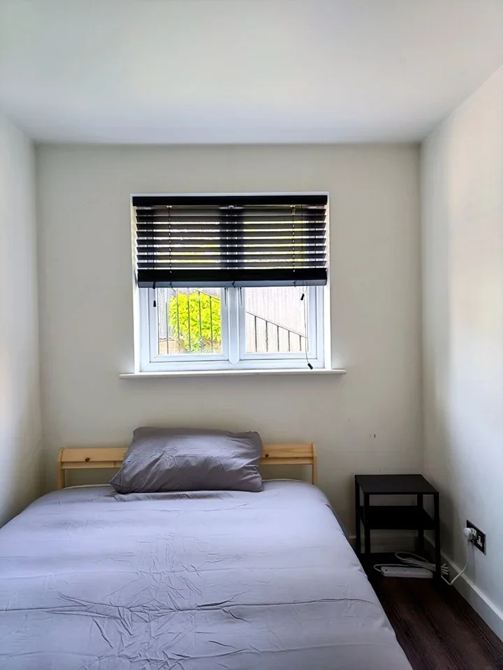 Room Footscray Road in Greater London