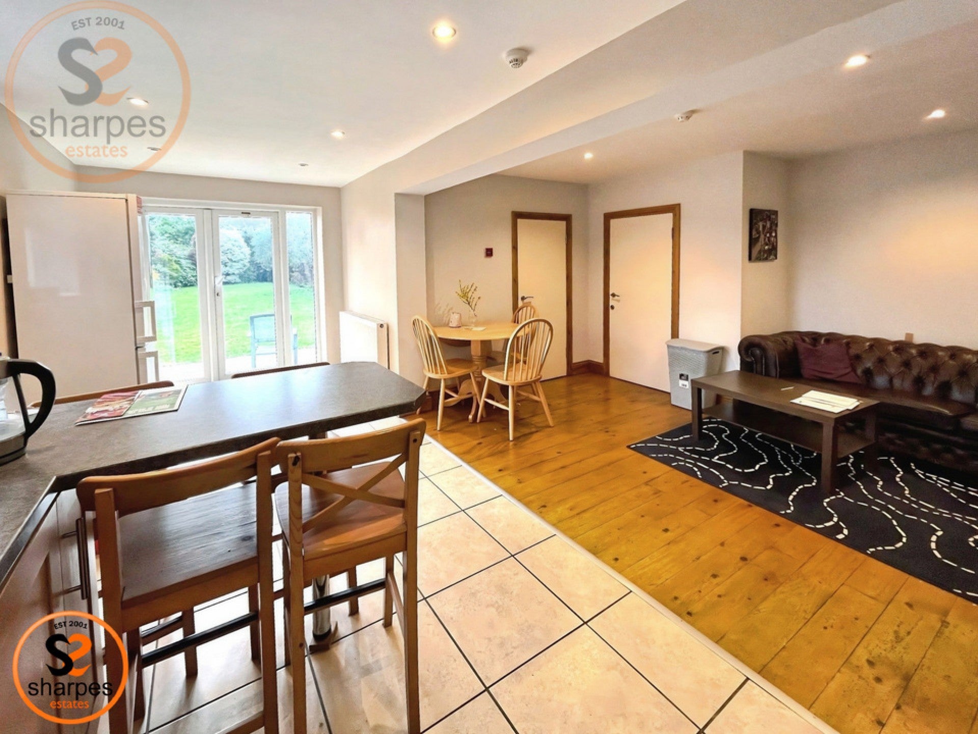 Room Robinson Road in Greater London