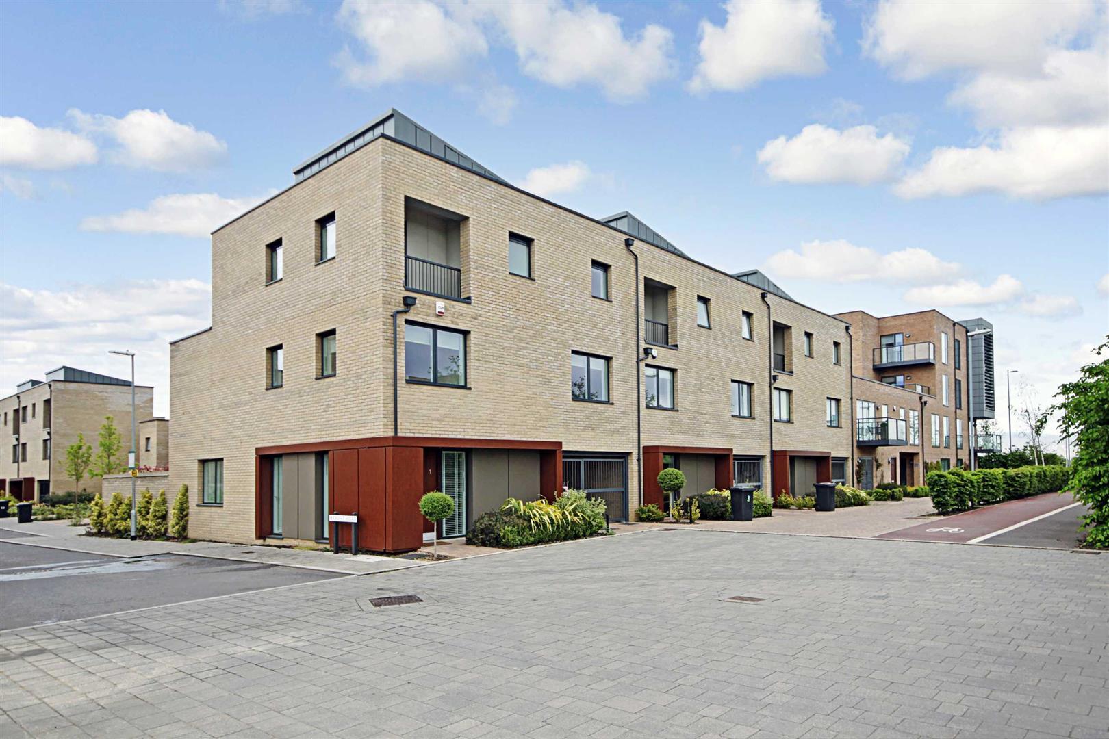 Flat Harvest Road in Cambridge