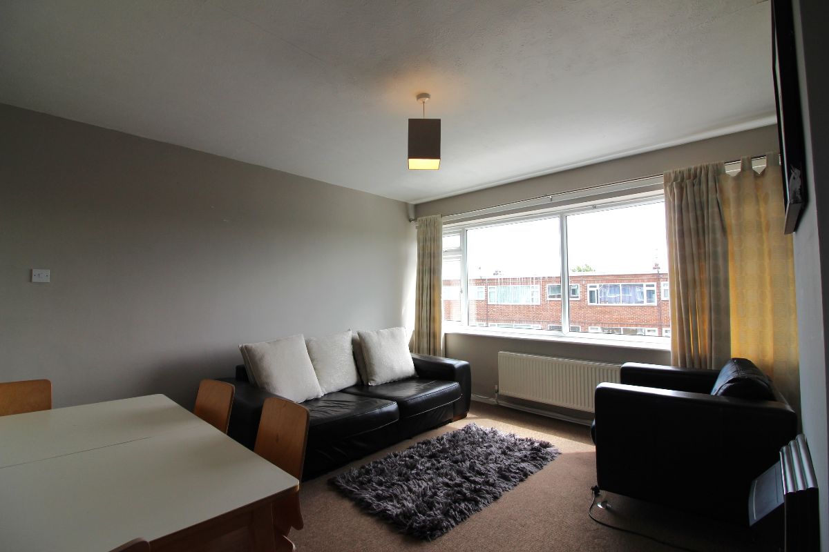 Flat Mapperley Road in Nottingham