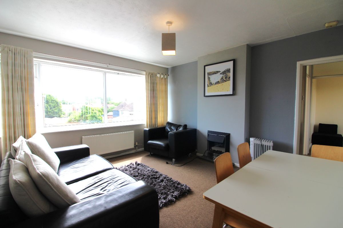 Flat Mapperley Road in Nottingham