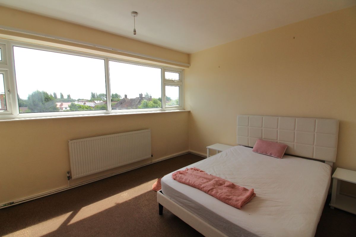 Flat Mapperley Road in Nottingham