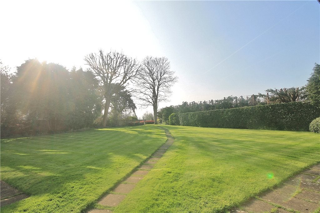 Flat Cedar Close in Borough of Spelthorne
