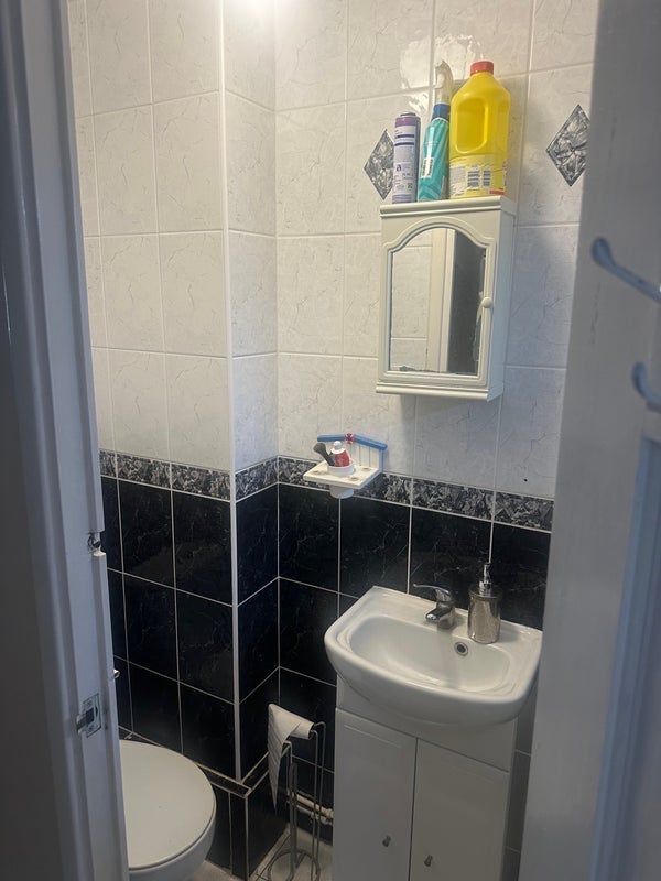 Room Newchurch Road in Slough