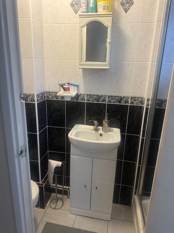Room Newchurch Road in Slough