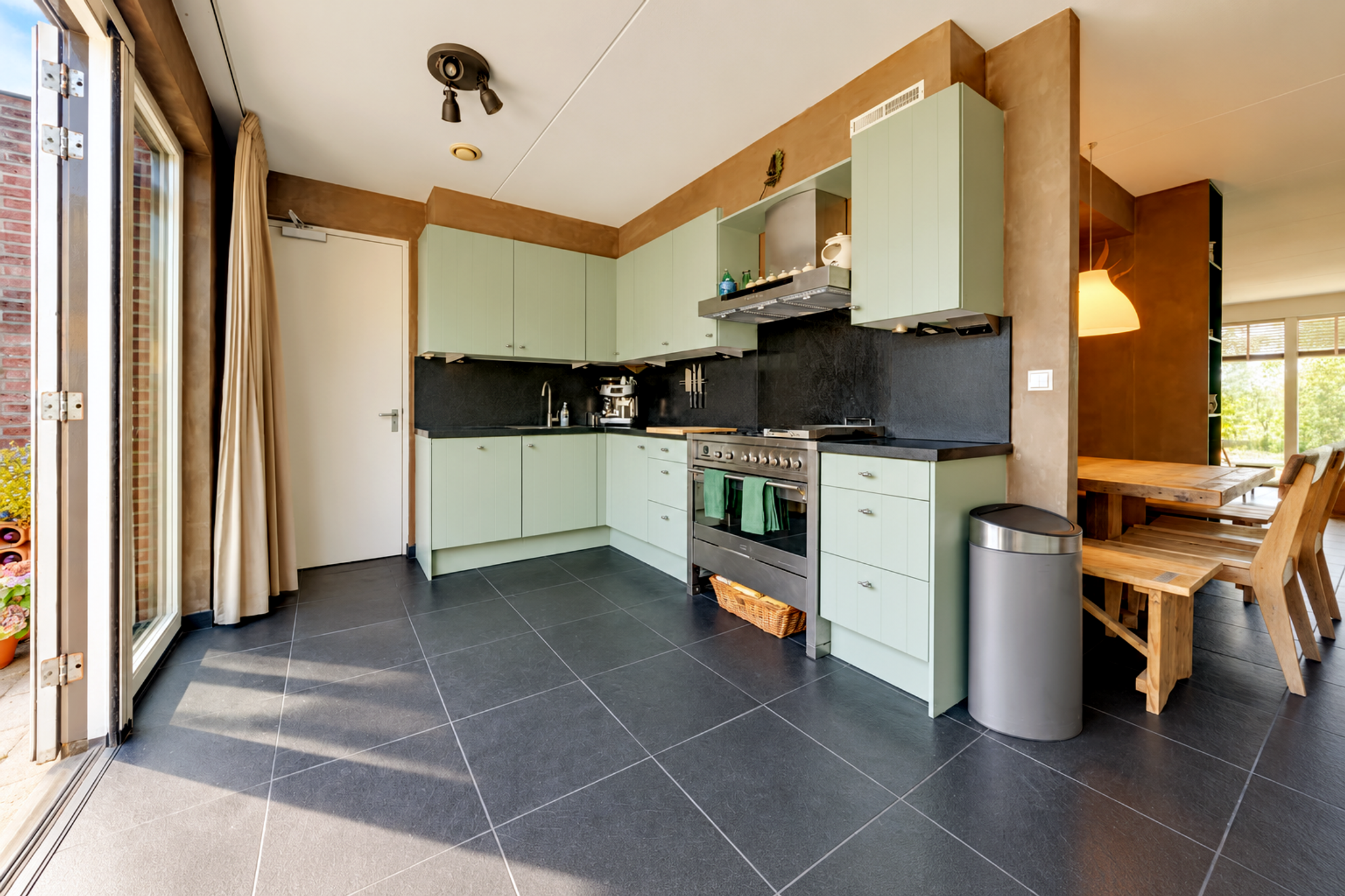 Tussenwoning te koop: Zuiderlicht 161, Heerhugowaard