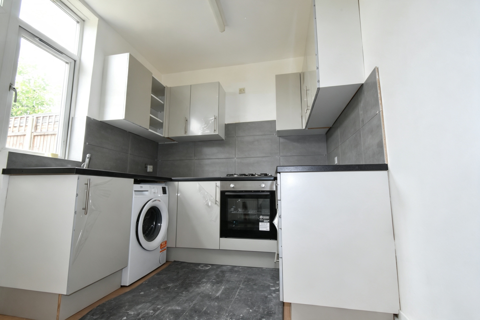 House Longmore Avenue in Greater London