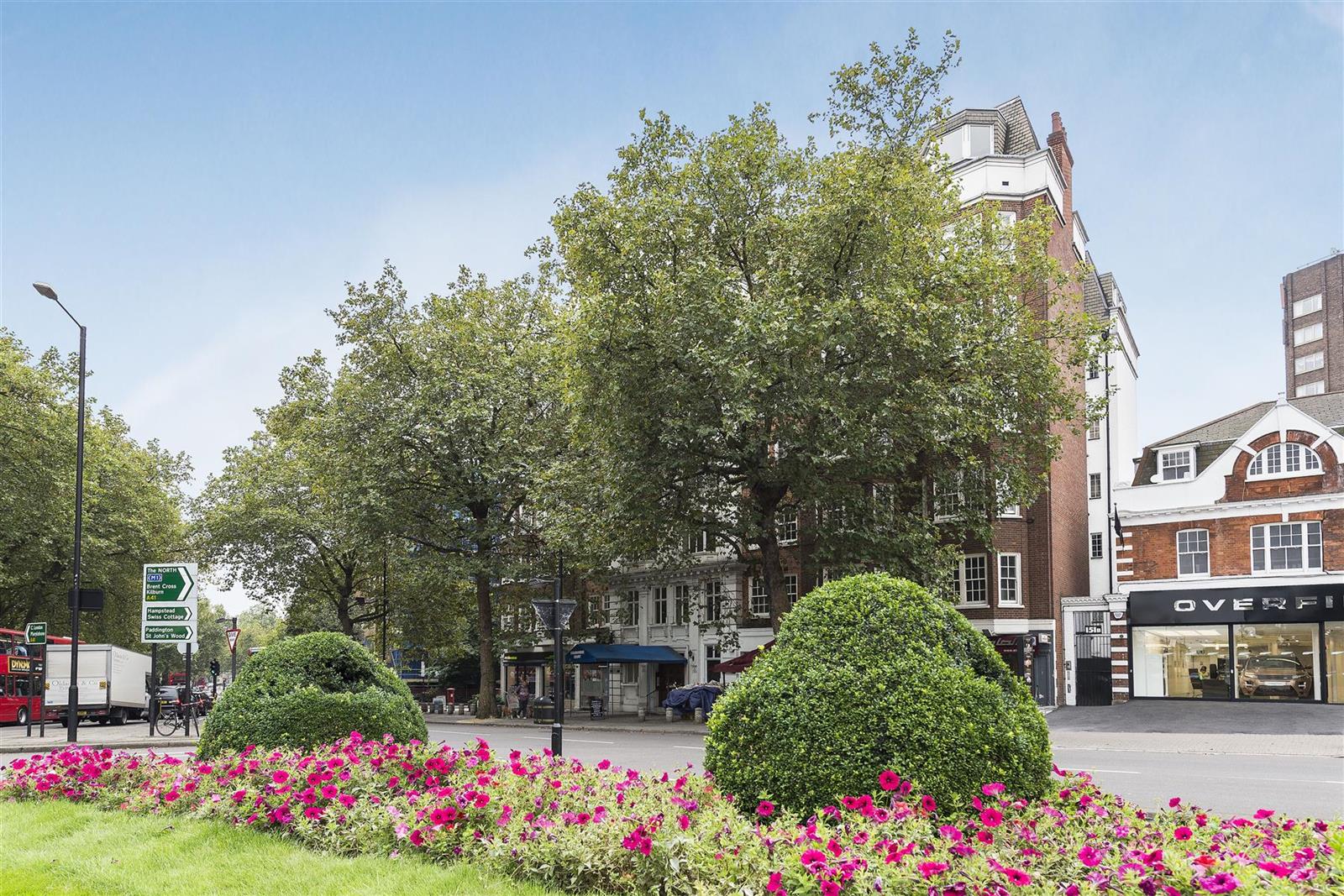 Flat Park Road in City of Westminster