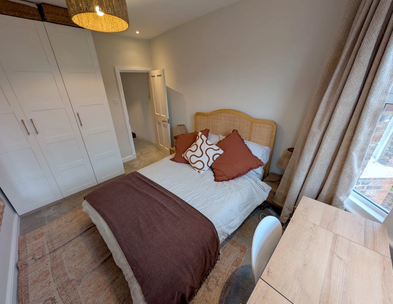 Room Churchill Road in Greater London
