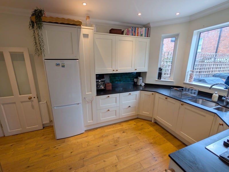Room Churchill Road in Greater London