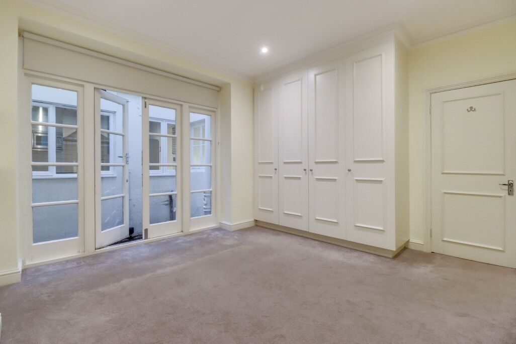 Flat Warrington Crescent in City of Westminster