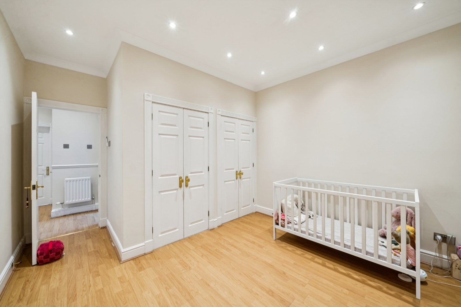 House Wyatt Drive in Greater London