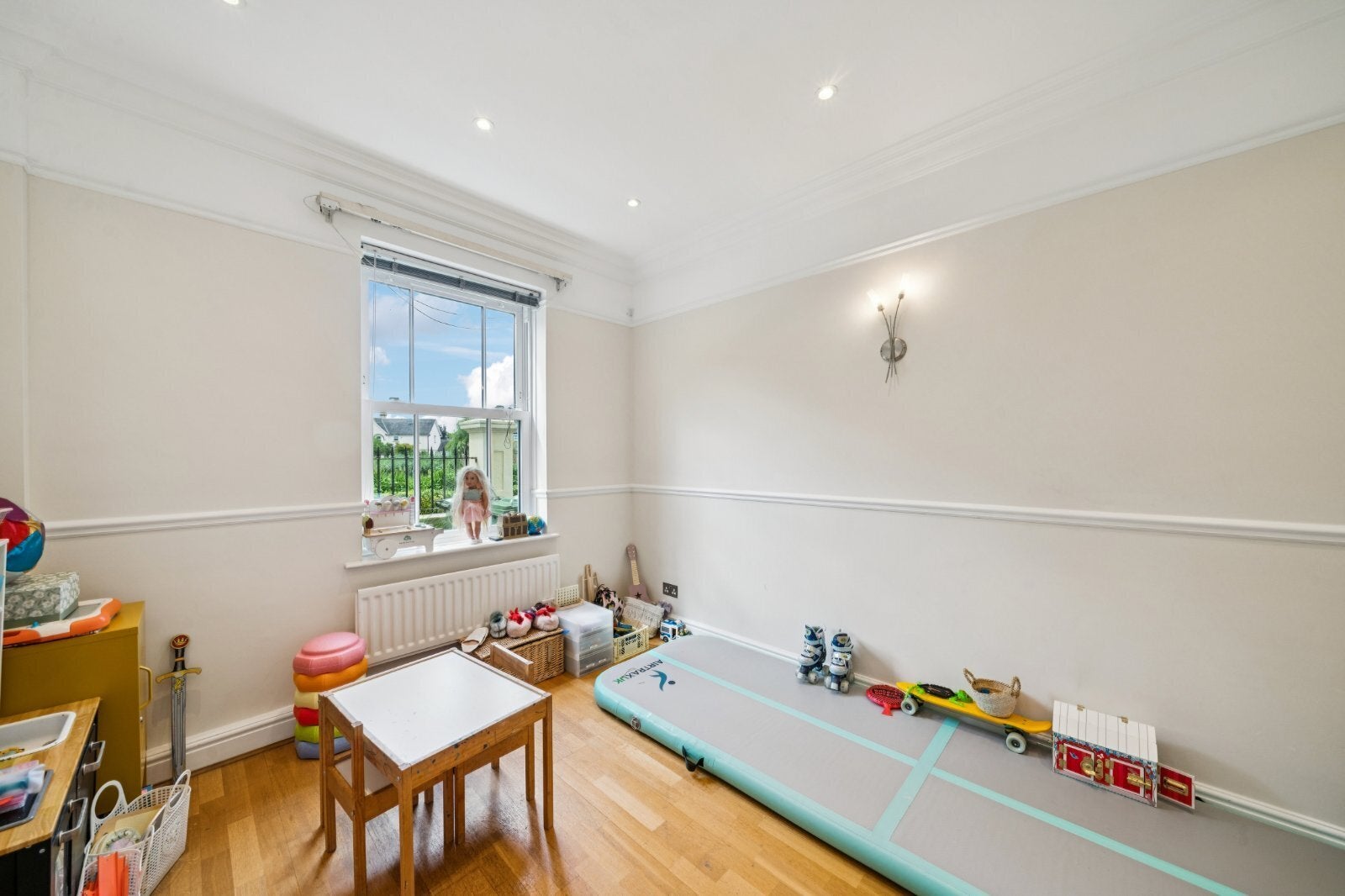 House Wyatt Drive in Greater London