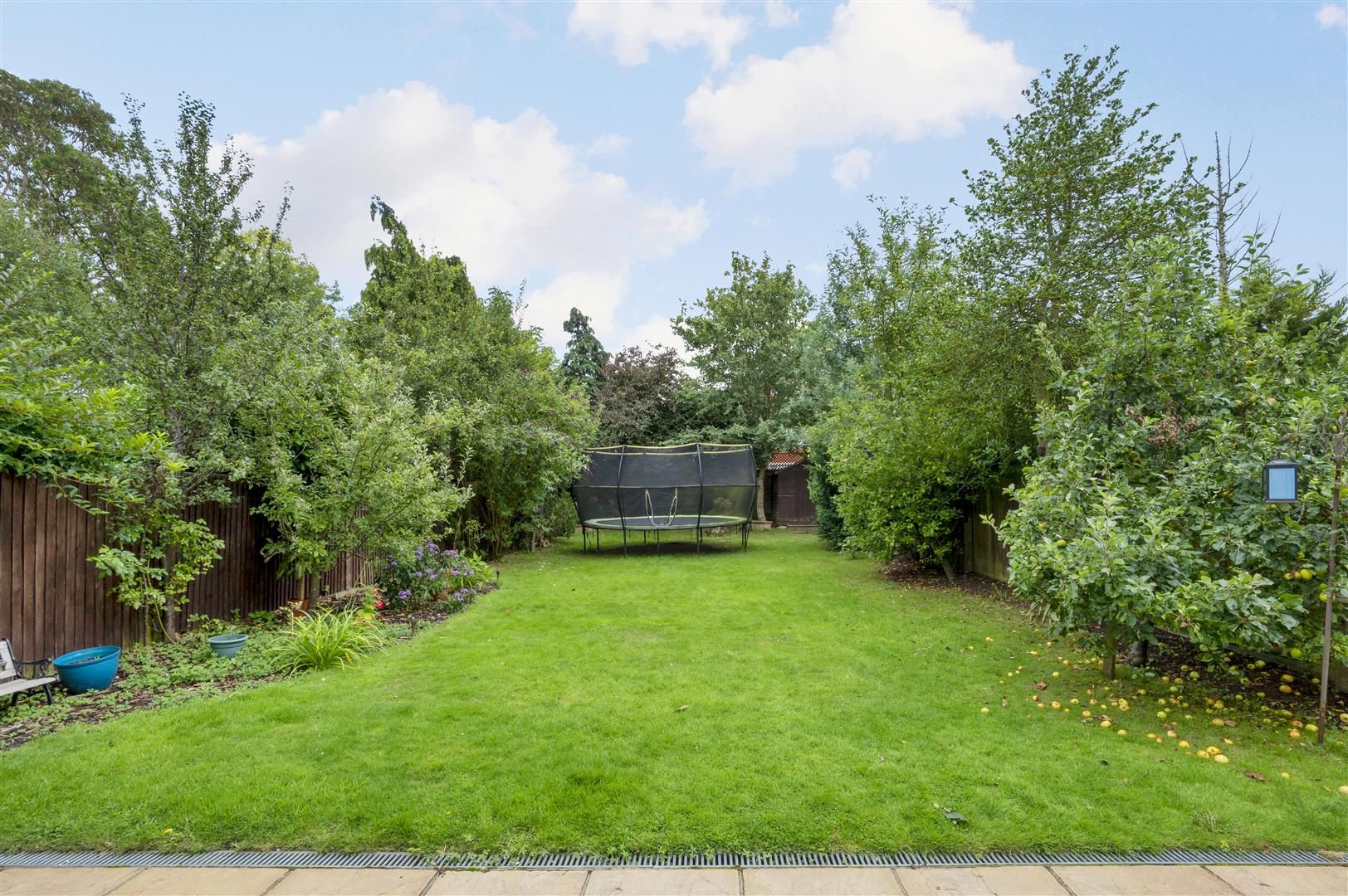 House Holland Avenue in Greater London