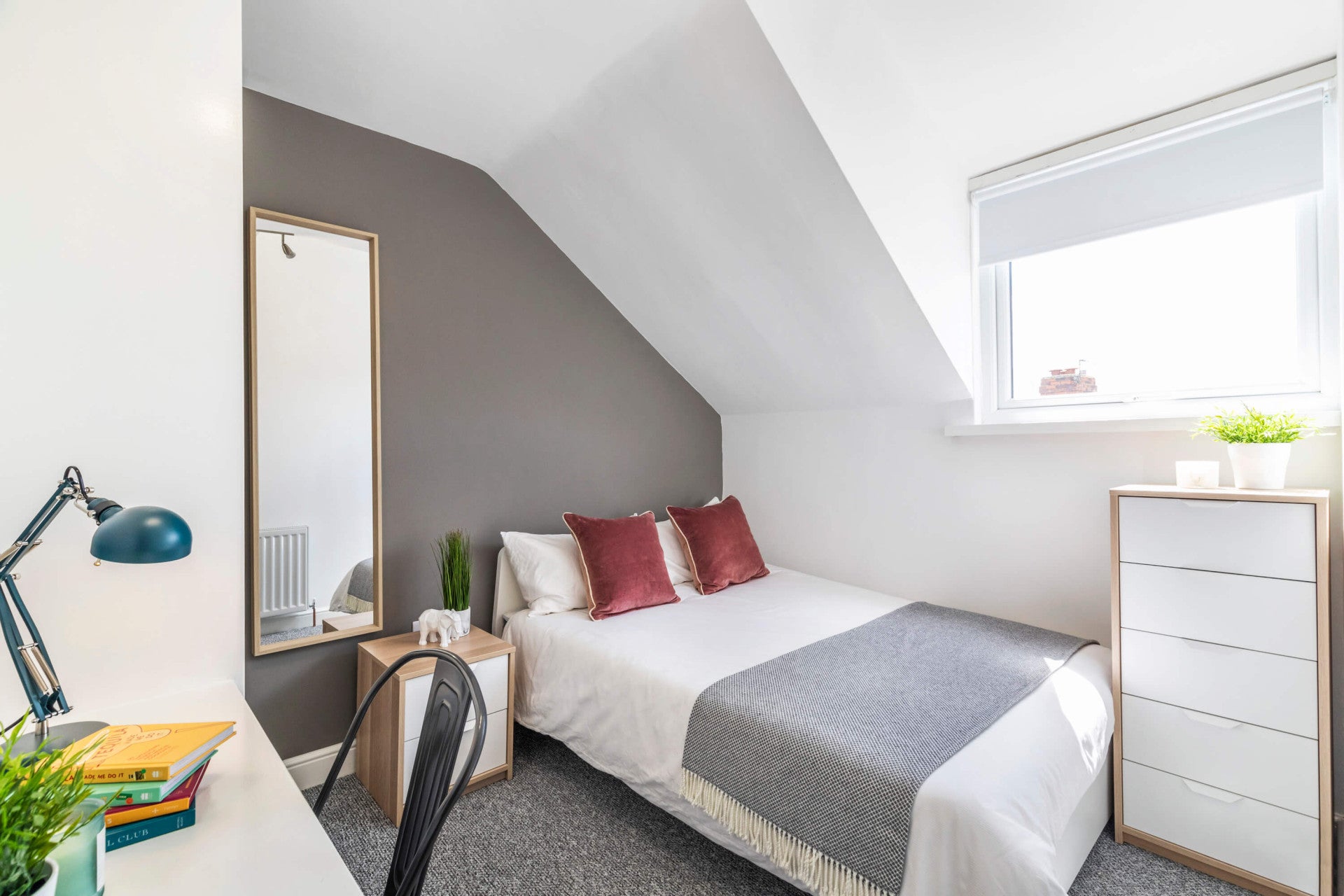 Room Alexandra Road in Leeds