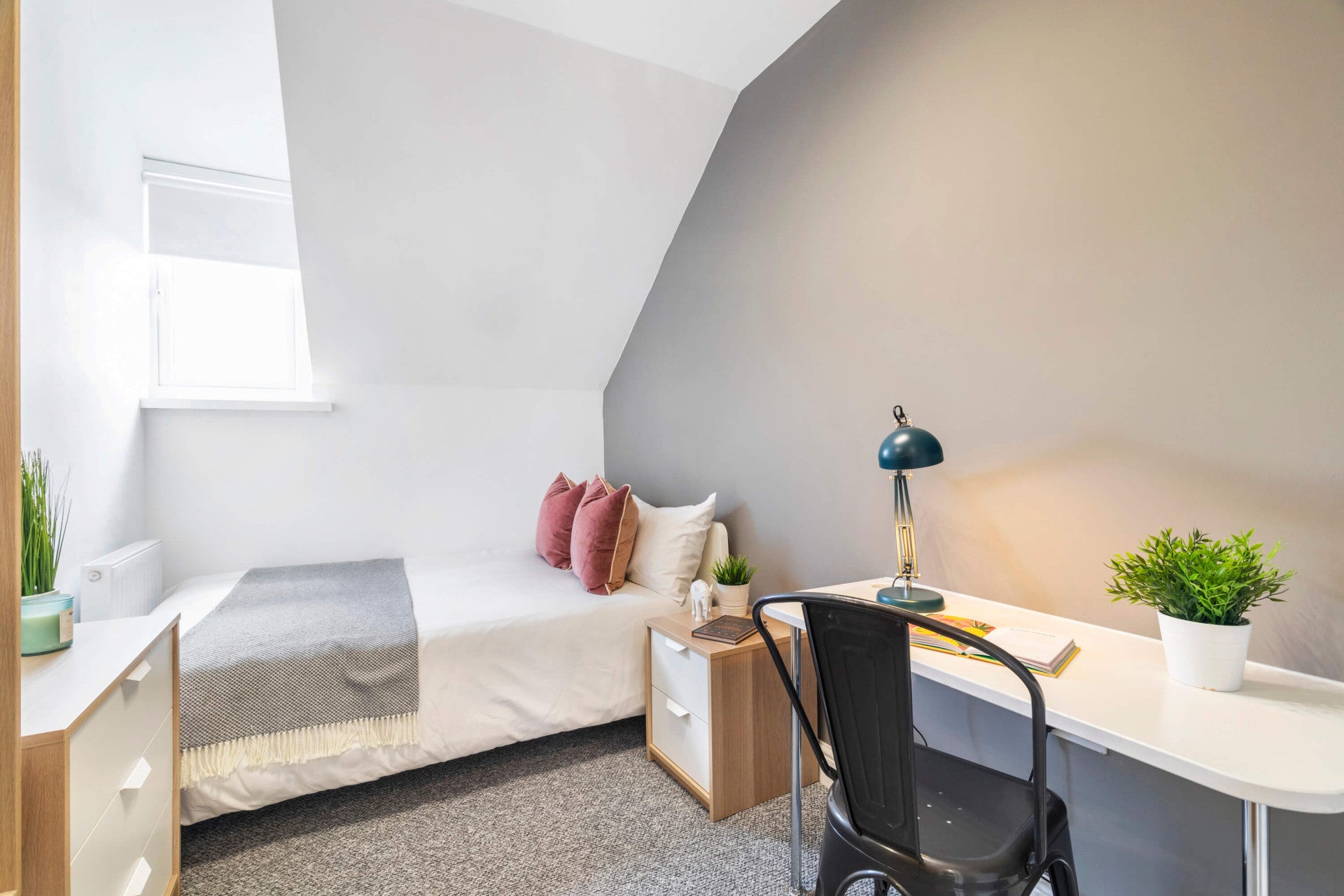 Room Alexandra Road in Leeds