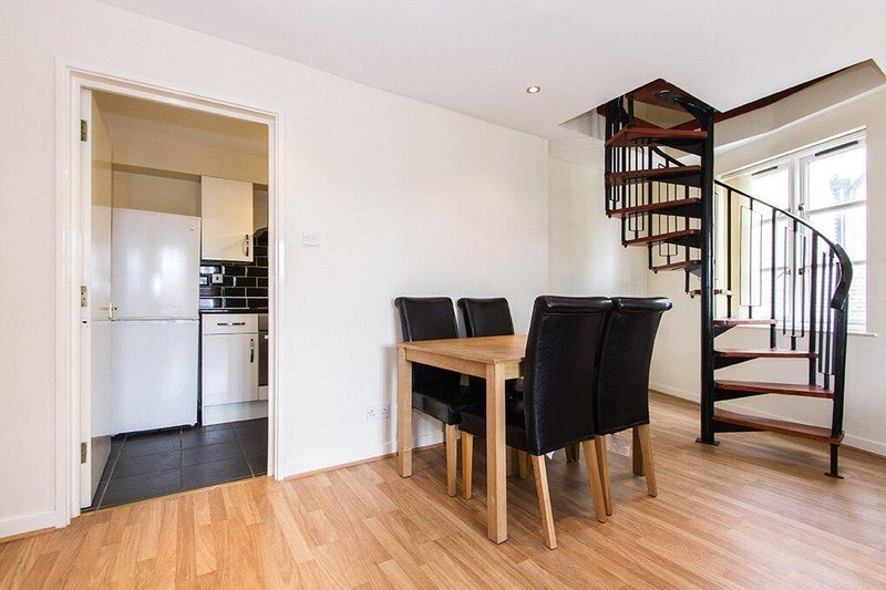 Flat Weston Street in Greater London