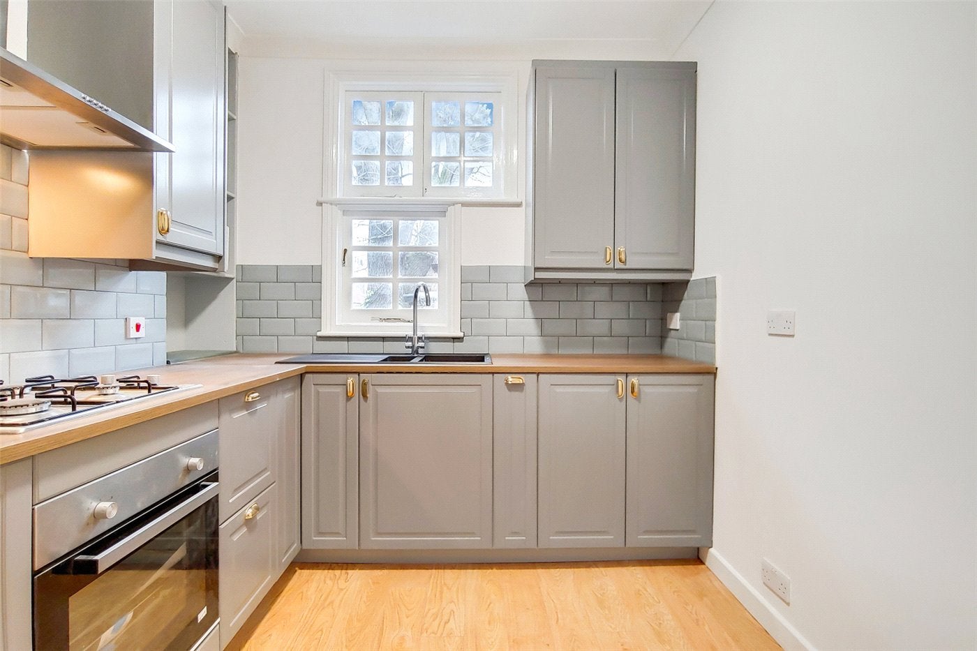 Flat New Road in Greater London