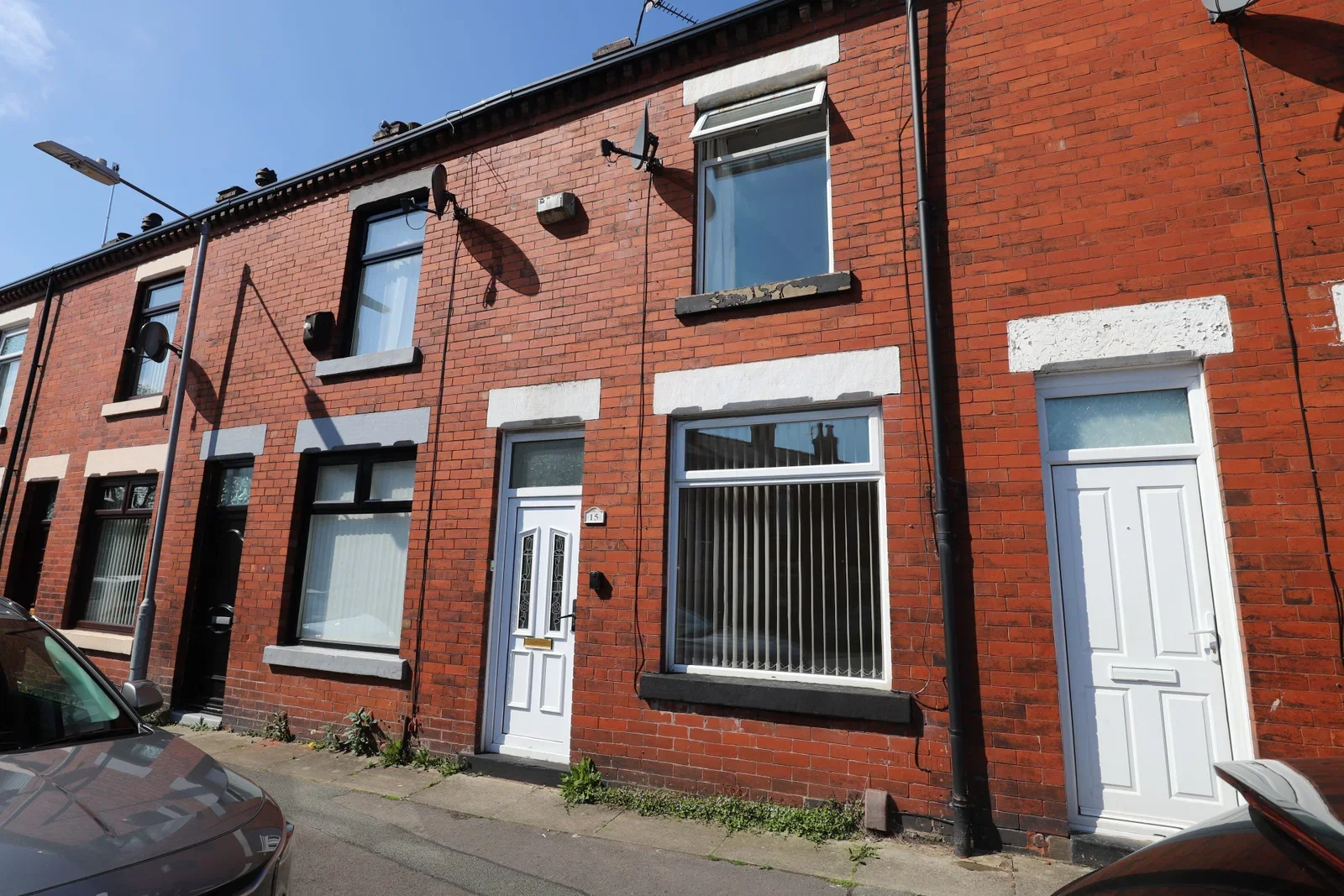 House Moorfield Grove in Bolton
