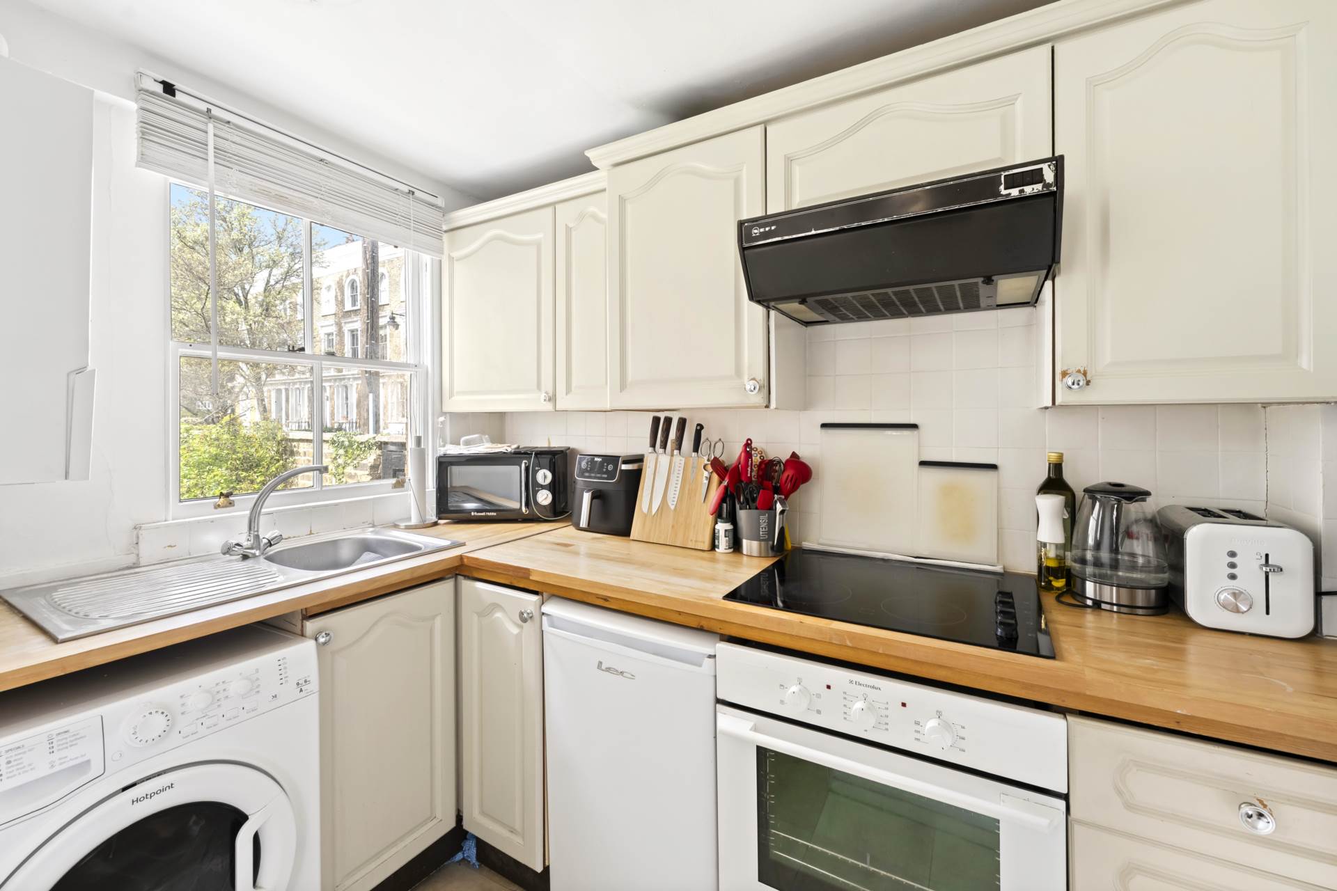 Flat Wallace Road in Greater London