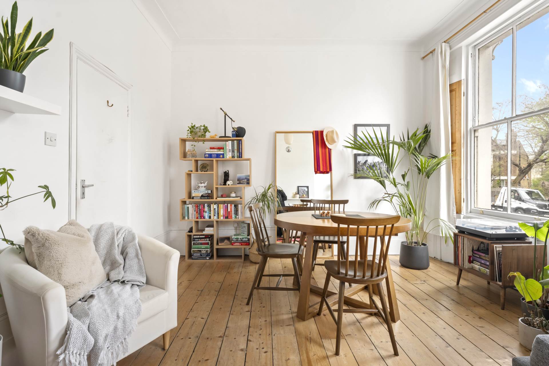 Flat Wallace Road in Greater London