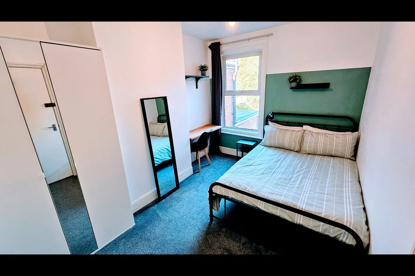 Room Thackeray Road in Southampton