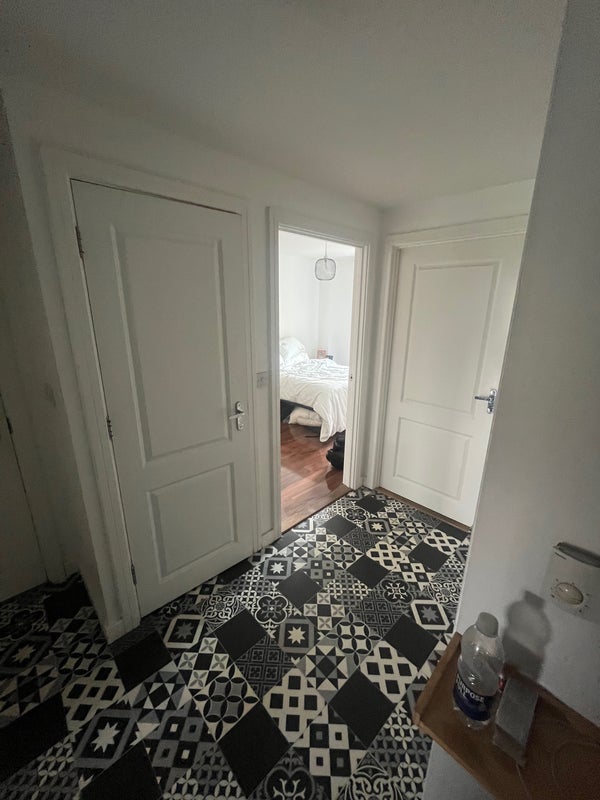 Room Tredegar Road in Greater London